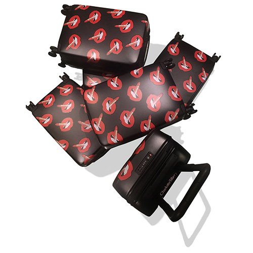 Valises remplies de maquillage!